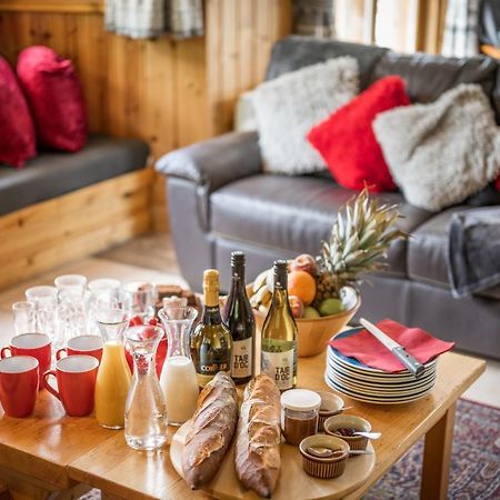 Chalet Himalaya , 10 Person Chalet With 5 Ensuite Bedrooms And Outdoor Jacuzzi In Meribel Centre Екстер'єр фото