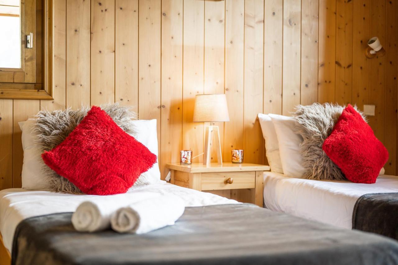 Chalet Himalaya , 10 Person Chalet With 5 Ensuite Bedrooms And Outdoor Jacuzzi In Meribel Centre Екстер'єр фото
